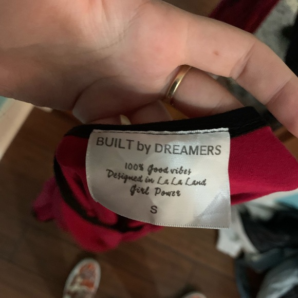 garnet and black front twist shirt - Picture 2 of 2